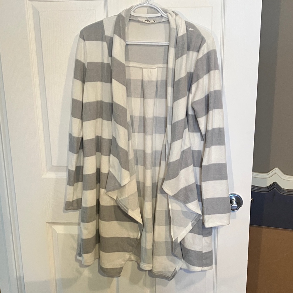 3/$15-Striped Gray and White Women's cardigan